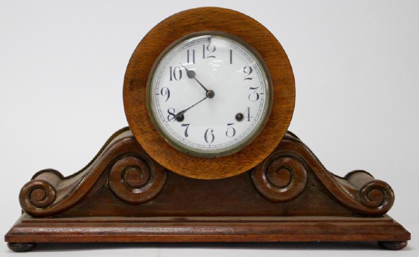 Mid to Late 19th century Mahogany cased Tambor mantel clock by New Haven Clock Co