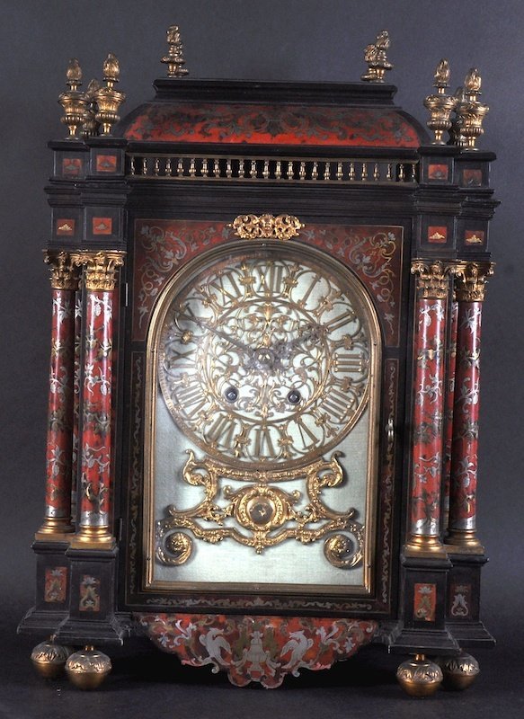 AN 18TH CENTURY FRENCH BOULLE BRACKET CLOCK with inlaid