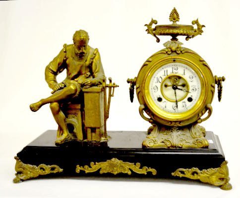 New Haven Benvento Statue Clock