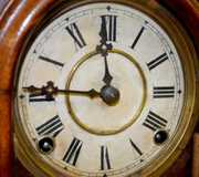 Ingraham “Tontine” Shelf Clock