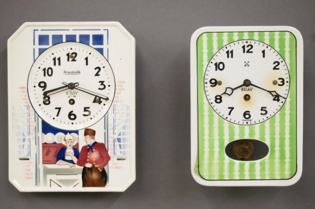 2 plate clocks