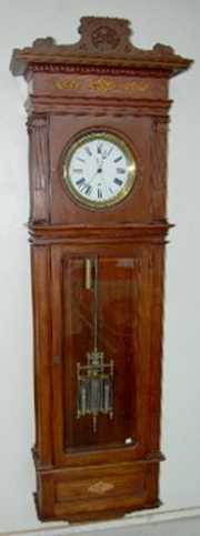 Walnut Pinwheel Jeweler’s Regulator Clock