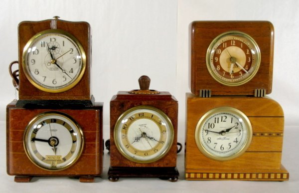 5 Vintage Wooden Desk Clocks
