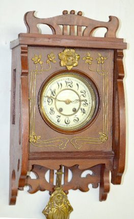 Art Nouveau Free Swinger Wall Clock