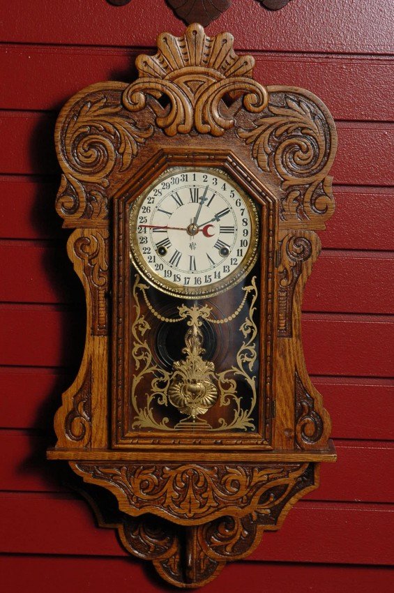 A WATERBURY ‘PROPHET’ HANGING KITCHEN CLOCK