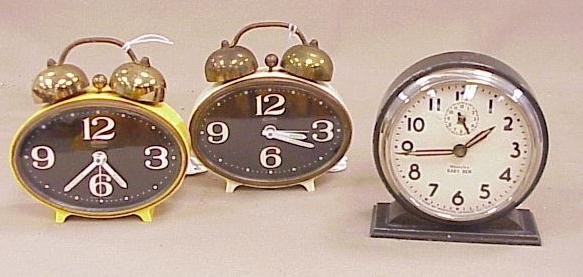 Grouping of 3 clocks, Pr.  Linden Miniature Alarm