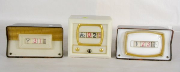 3 Plastic Numechron Style Electric Clocks