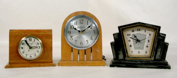 3 Wooden Deco Electric Desk Clocks