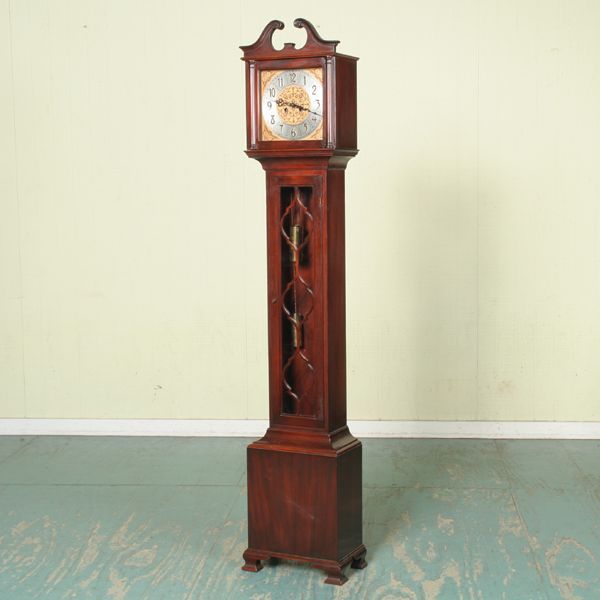 20th century Chippendale style Grandmother clock