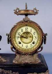 New Haven Ivanhoe Statue Clock