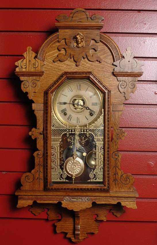 A SETH THOMAS QUEEN BEE HANGING KITCHEN CLOCK