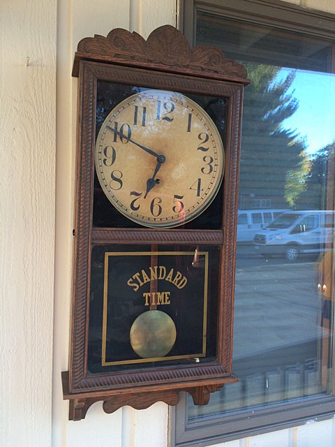 New Haven Clock Co. Country Store Regulator Clock