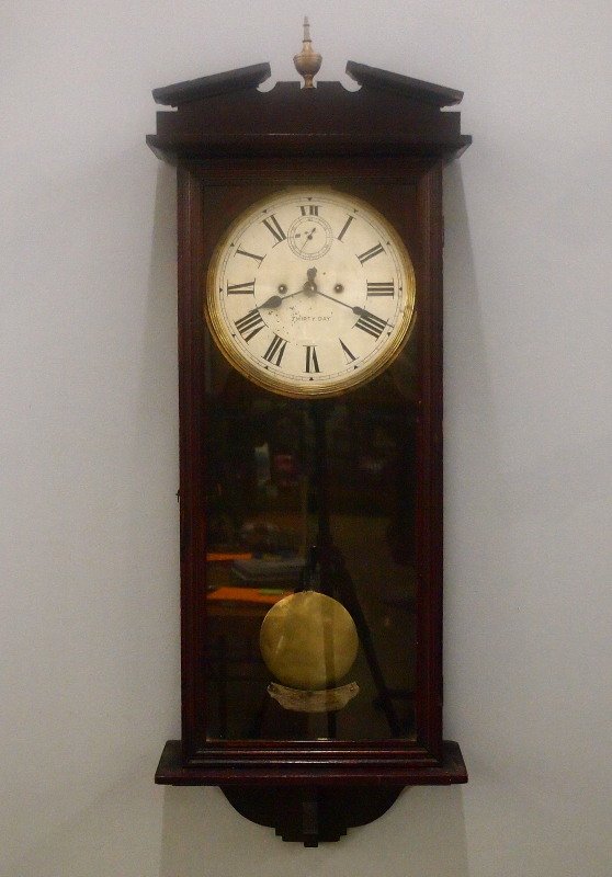 New Haven “Vamoose” model wall clock