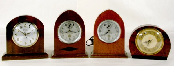 4 Wood Electric Desk Clocks