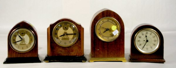 4 Wood Electric Desk Clocks