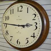 Antique Seth Thomas 24″ Oak Gallery Clock