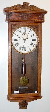 Oak Gilbert #21 Wall Hanging Regulator