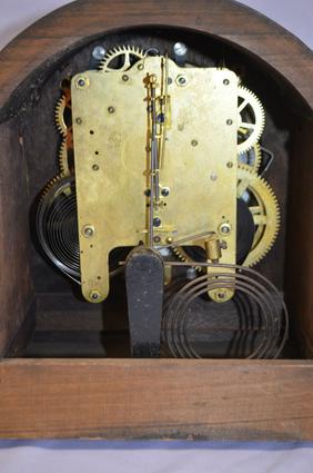 Antique Seth Thomas “Roy” Mantel Clock. Wood case w/