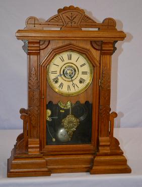 Antique Ingraham Kitchen Mantel Clock. Oak case with