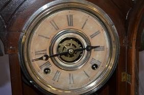 Antique Gilbert Kitchen Mantel Clock. Walnut case,