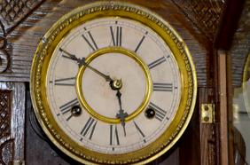 Antique Waterbury Hanging Kitchen Clock. Oak case with