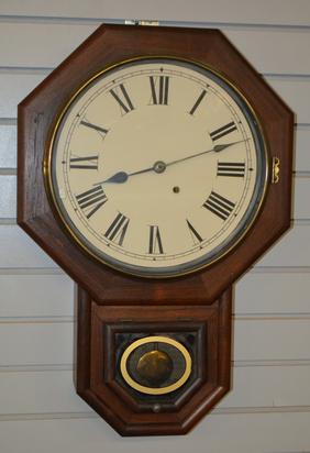 Antique Seth Thomas Octogon Short Drop Clock. Mahogany