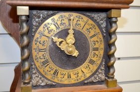 Zan Dam Atlas Wall Clock