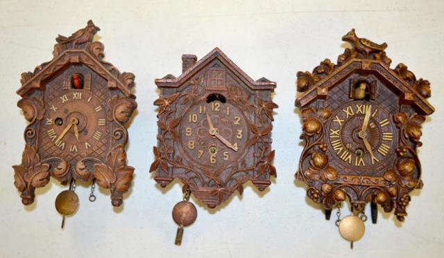 3 Lux & Keebler Pendulette Clocks