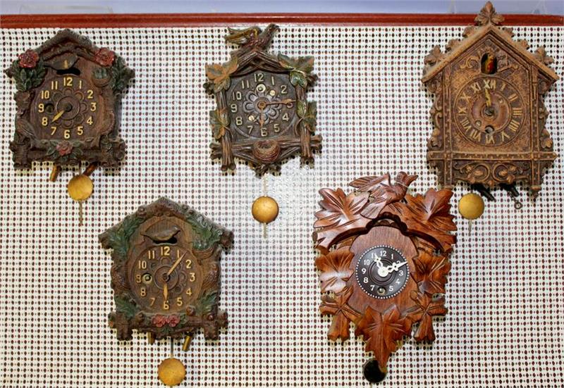 Lot of 5 Pendulette August Keebler Wall Clocks