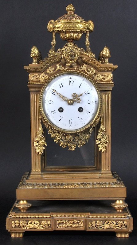 A VERY GOOD QUALITY 19TH CENTURY FRENCH ORMOLU CLOCK ON