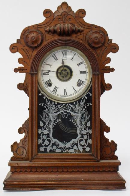 Late 19th to Early 20th century American Mahogany case kitchen clock