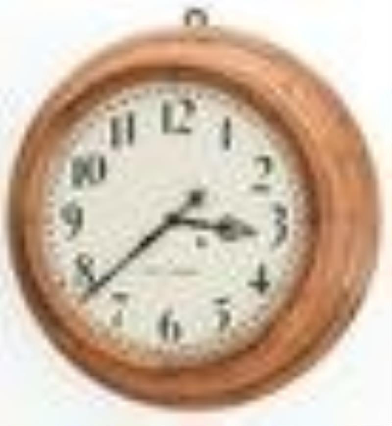 Seth Thomas 18-Inch Dial Gallery Clock