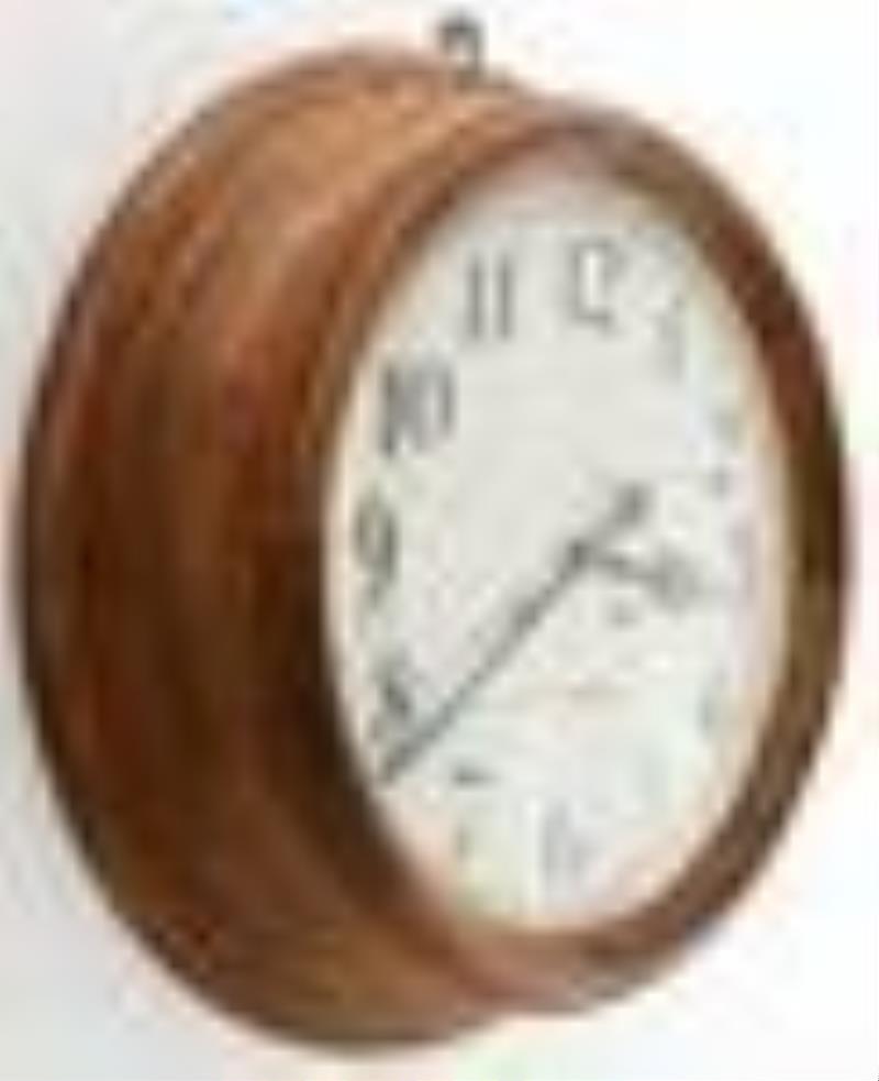 Seth Thomas 18-Inch Dial Gallery Clock