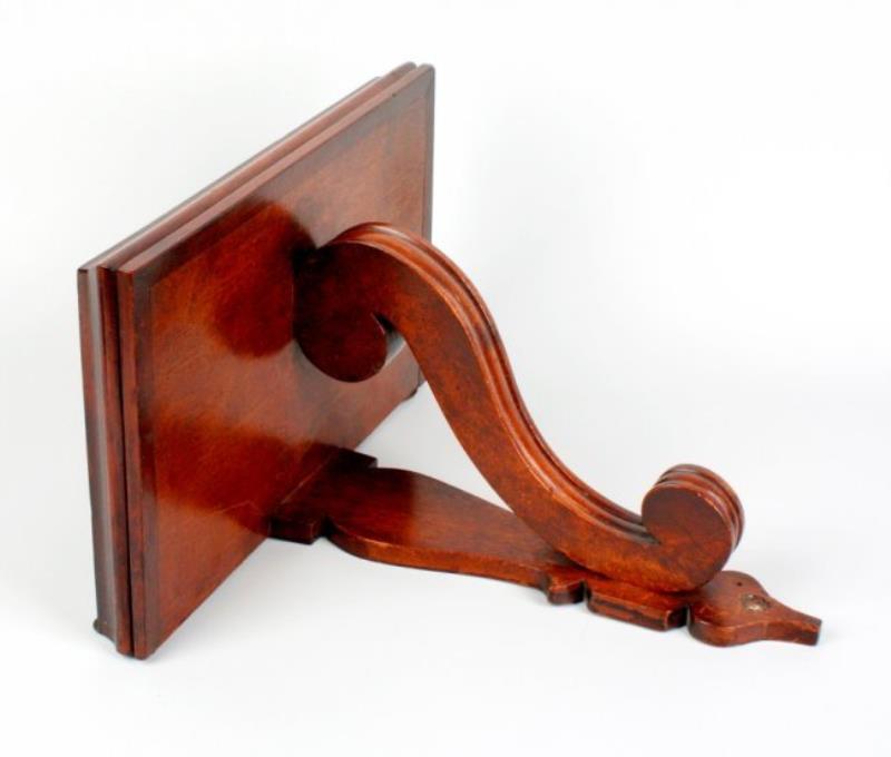 A Victorian mahogany clock bracket