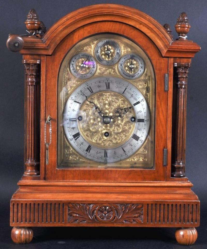 A GOOD VICTORIAN MAHOGANY CASED BRACKET CLOCK, with