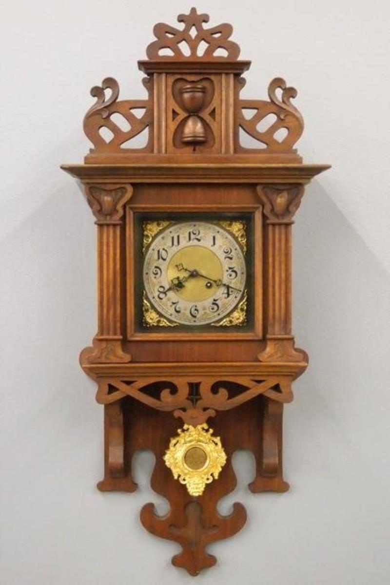 Keinzle Freischwinger wall clock