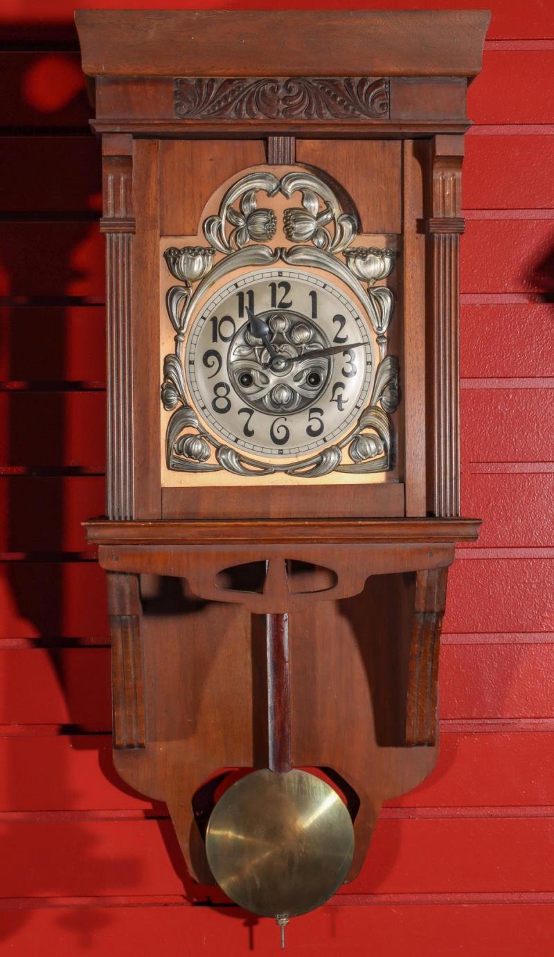 AN EARLY 20TH C. GERMAN CLOCK WITH ART NOUVEAU ORNAMENT