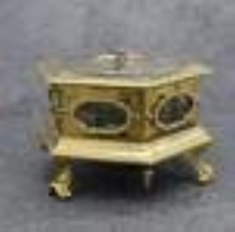 Horizontal table clock according to an old model