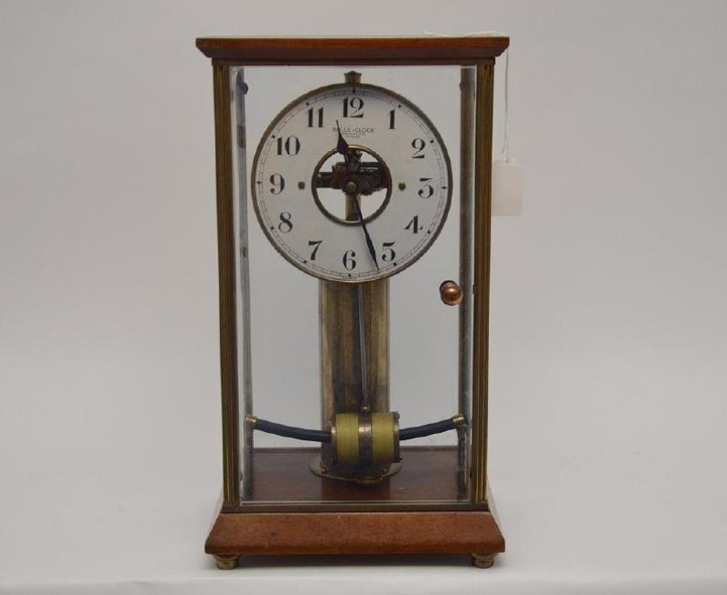 French Boulle-Clock Brevete SGDD in oak brass & glass