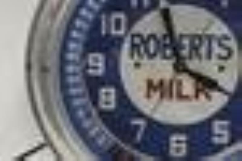 Vtg 15\\\” Roberts Milk Neon Clock w/ Delayed Spinner