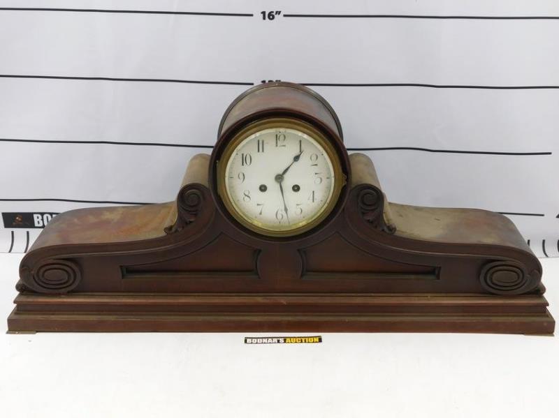 Mahogany Humpback Mantle Clock