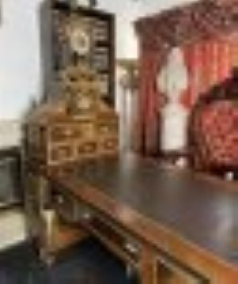 French Style Cherubs Desk And Clock