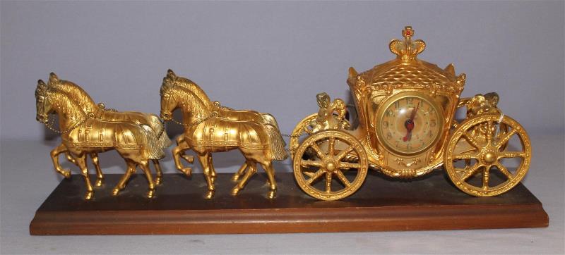 Vintage United Horse & Carriage Electric Clock