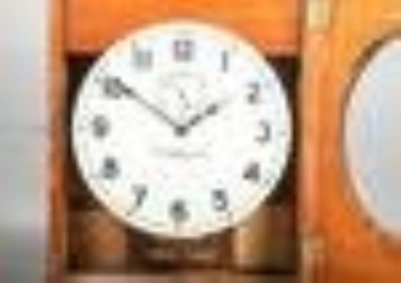 Standard Gallery Clock