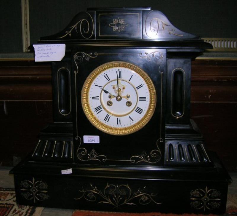 A LARGE VICTORIAN BLACK MARBLE MANTEL CLOCK