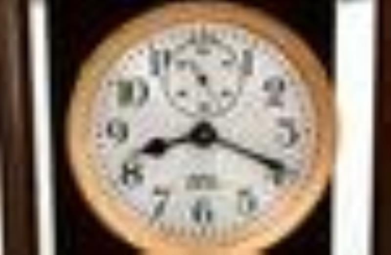 Poole Mfg. Co. Crystal Regulator Clock