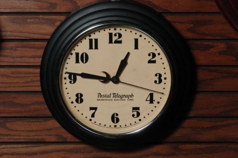 AN ELECTRIC POSTAL TELEGRAPH CLOCK