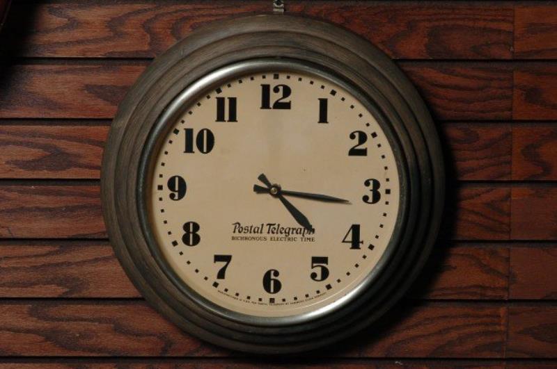 AN ELECTRIC POSTAL TELEGRAPH CLOCK