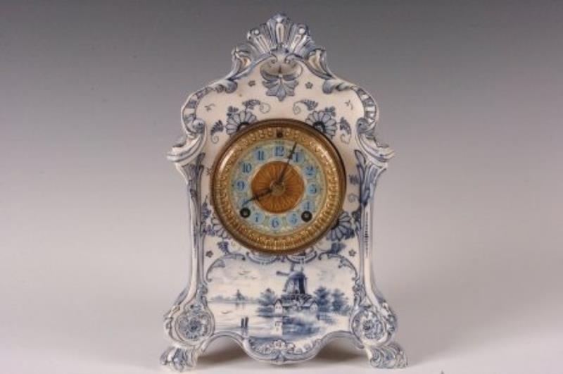 BEAUTIFUL LITTLE BONN DELFT CHINA CLOCK WITH ANSONIA MO