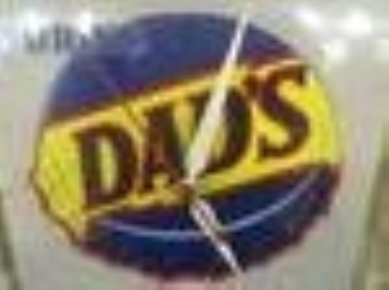 Dad's Root Beer lighted clock